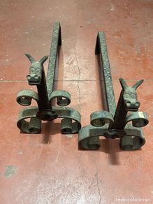 Antiquitäten: Morillos con dragón de hierro forjado